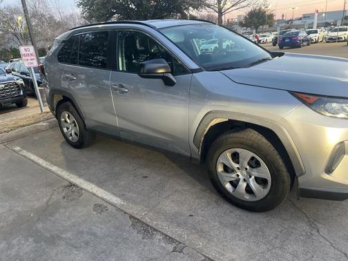 2019 Toyota RAV4 LE