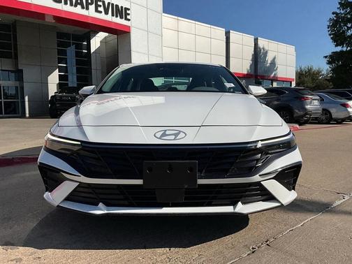 2025 Hyundai ELANTRA SEL