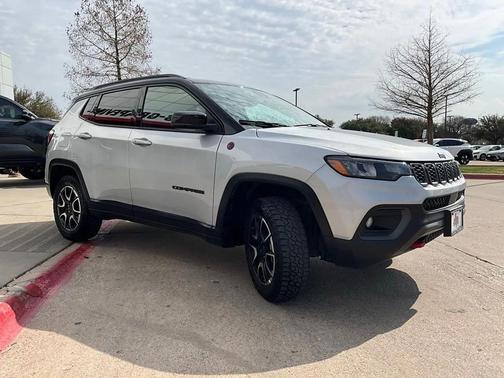 2025 Jeep Compass Trailhawk