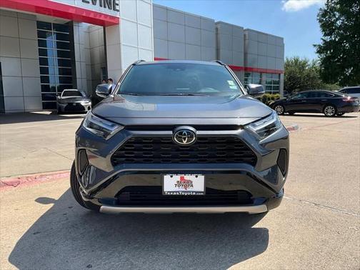 2025 Toyota RAV4 Hybrid SE