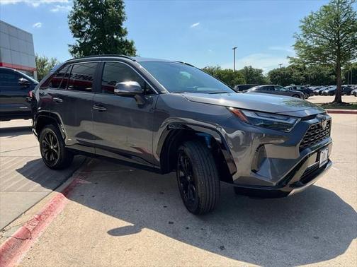 2025 Toyota RAV4 Hybrid SE