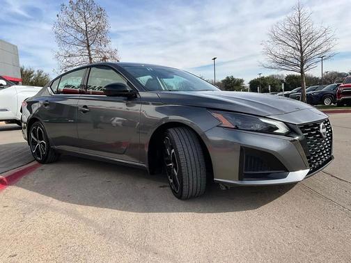 2025 Nissan Altima SR FWD