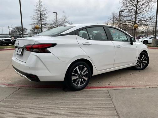 2025 Nissan Versa 1.6 SV