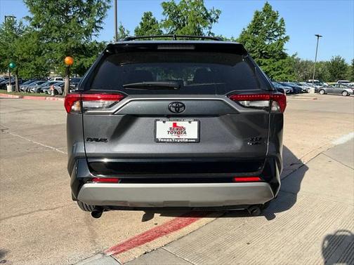 2025 Toyota RAV4 Hybrid SE