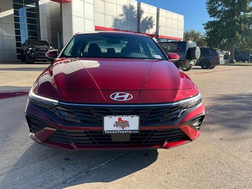 2025 Hyundai ELANTRA SEL