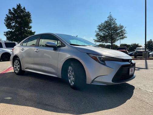 2025 Toyota Corolla Hybrid LE