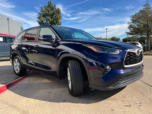 2025 Toyota Highlander LE