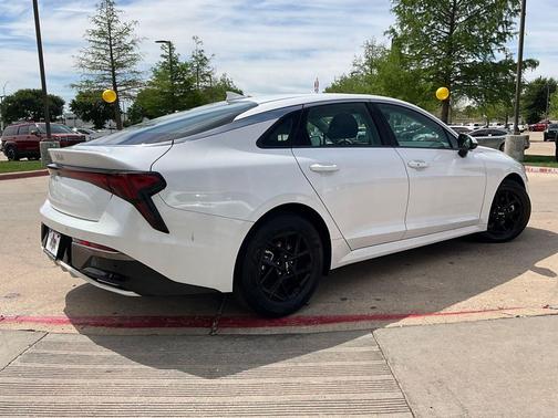 Snow White Pearl 2025 Kia K5 LXS