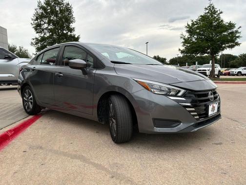 Gun Metallic 2025 Nissan Versa 1.6 SV