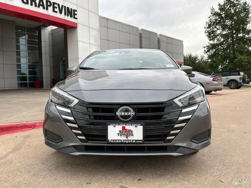Gun Metallic 2025 Nissan Versa 1.6 SV