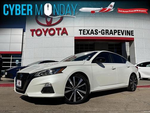 2022 Nissan Altima SR FWD