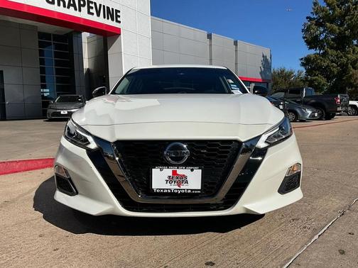 2022 Nissan Altima SR FWD