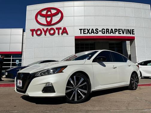 2022 Nissan Altima SR FWD