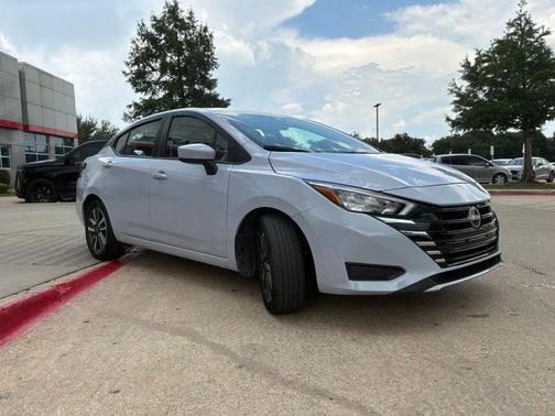 Gray Sky Pearl 2025 Nissan Versa 1.6 SV