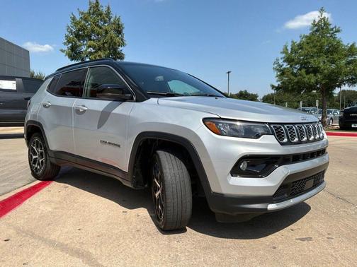 Silver Zynith Metallic Clearcoat 2025 Jeep Compass Limited