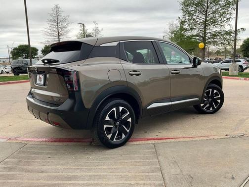 2025 Nissan Kicks SV