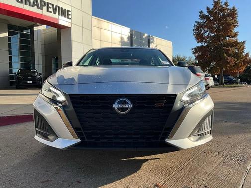 2025 Nissan Altima SR FWD