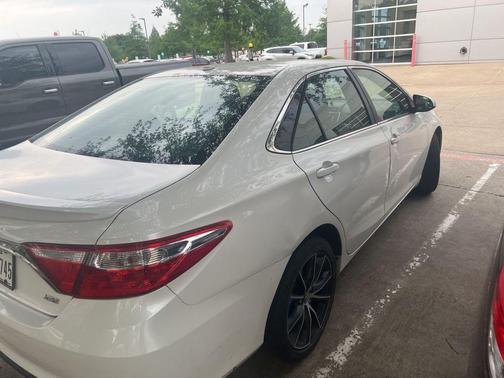 Blizzard Pearl 2015 Toyota Camry XSE
