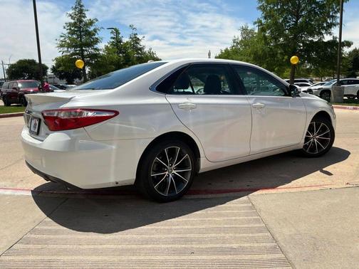 Blizzard Pearl 2015 Toyota Camry XSE