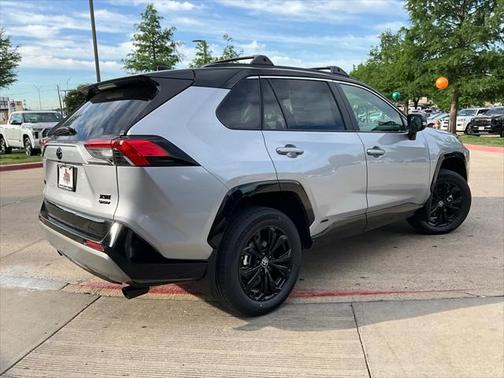 2025 Toyota RAV4 Hybrid SE