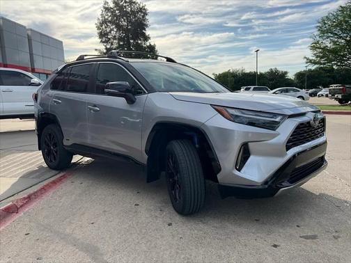 2025 Toyota RAV4 Hybrid SE