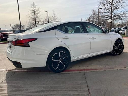 2025 Nissan Altima SR FWD