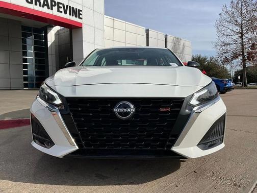 2025 Nissan Altima SR FWD