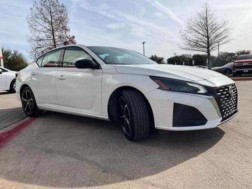 2025 Nissan Altima SR FWD