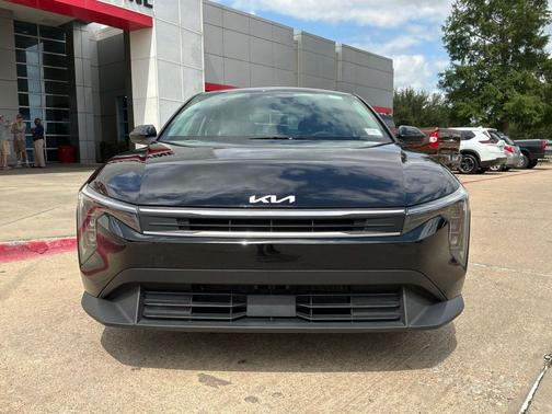 Aurora Black Pearl 2025 Kia K4 LXS