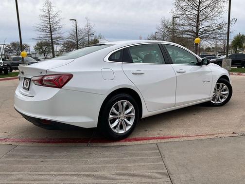 2022 Chevrolet Malibu FWD LT