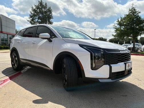 Glacial White Pearl 2026 Kia Sportage LX
