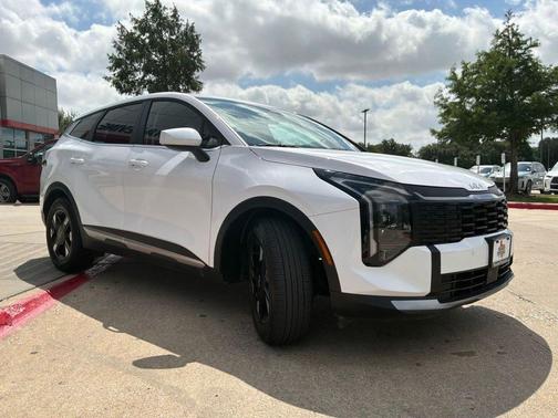 Glacial White Pearl 2026 Kia Sportage LX
