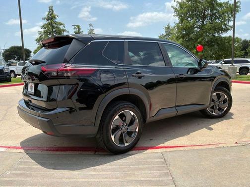 Super Black 2025 Nissan Rogue SV
