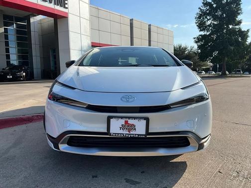 2026 Toyota Prius Plug-In Hybrid SE