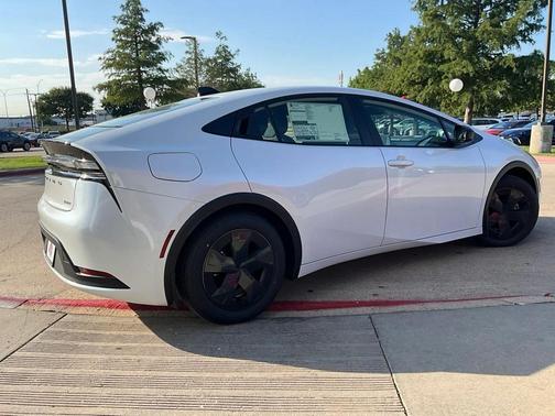 2026 Toyota Prius Plug-In Hybrid SE