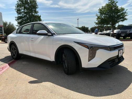 Snow White Pearl 2025 Kia K4 LXS