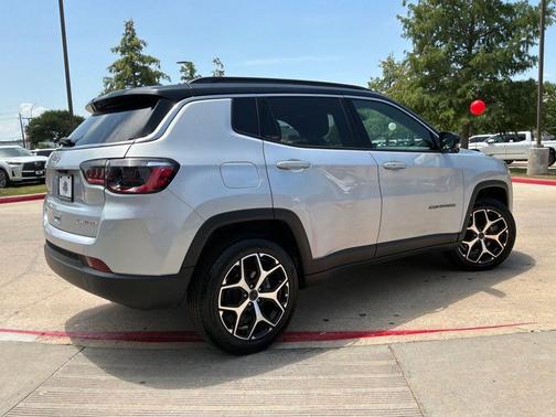 Silver Zynith Metallic Clearcoat 2025 Jeep Compass Limited