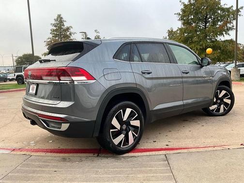 2025 Volkswagen Atlas Cross Sport 2.0T SE w/Technology 4MOTION