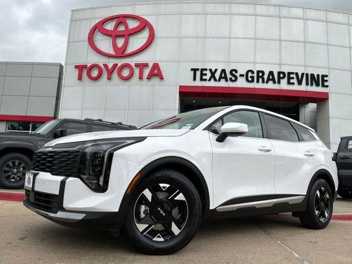 Glacial White Pearl 2026 Kia Sportage LX