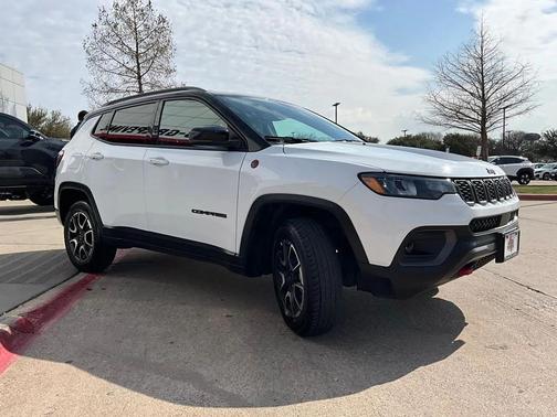 2025 Jeep Compass Trailhawk