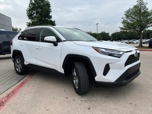 2022 Toyota RAV4 Hybrid XLE