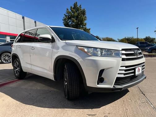 2018 Toyota Highlander LE