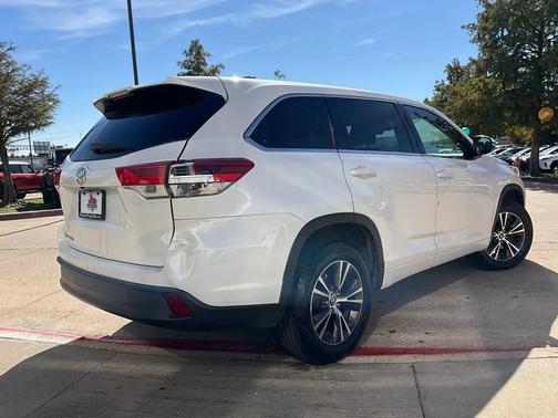 2018 Toyota Highlander LE