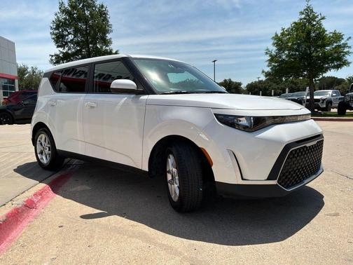 Snow White Pearl 2025 Kia Soul LX