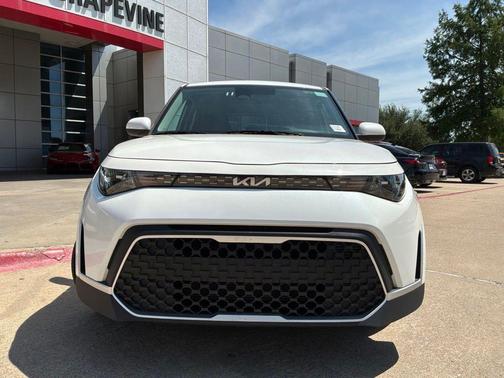 Snow White Pearl 2025 Kia Soul LX