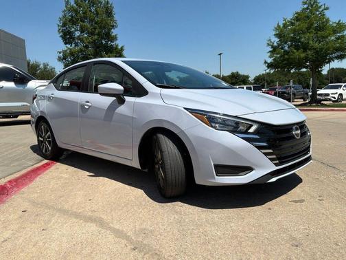 Gray Sky Pearl 2025 Nissan Versa 1.6 SV