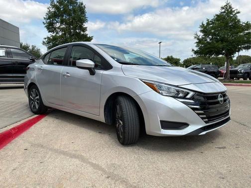 Brilliant Silver Metallic 2025 Nissan Versa 1.6 SV