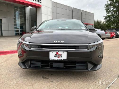 Aurora Black Pearl 2025 Kia K4 LXS