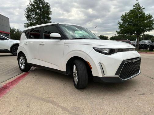 Snow White Pearl 2025 Kia Soul LX