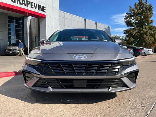 2025 Hyundai ELANTRA SEL